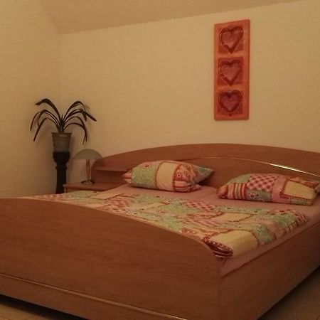 Feriendomizil-Roger-Wohnung-2 Leipzig Eksteriør bilde